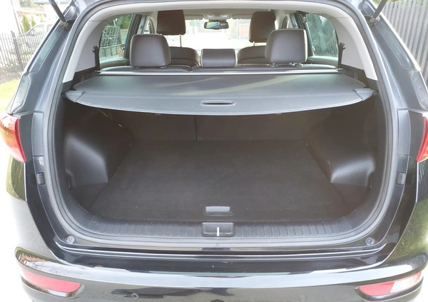 Kia Sportage cena 71000 przebieg: 179000, rok produkcji 2017 z Sochaczew małe 277